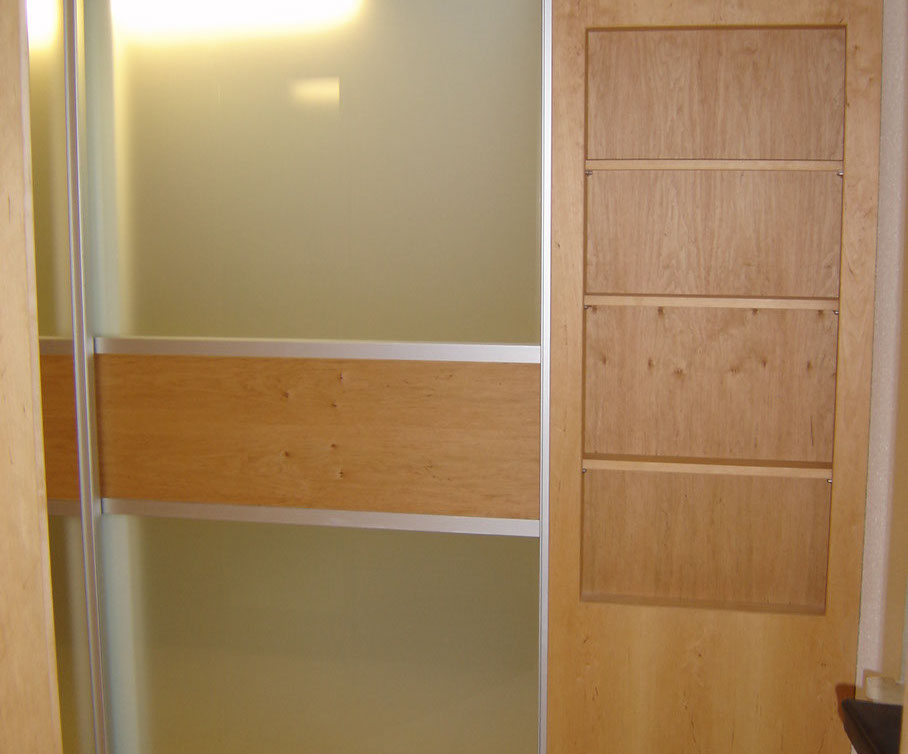 Regalschrank